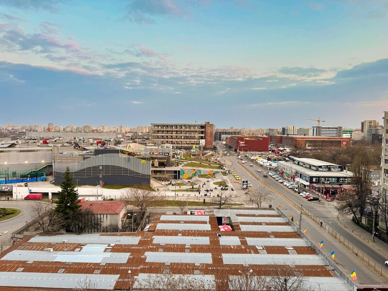 Bucur Obor. 3 camere 6 minute pe jos este Metroul, Bucur Obor! Loc de parcare!