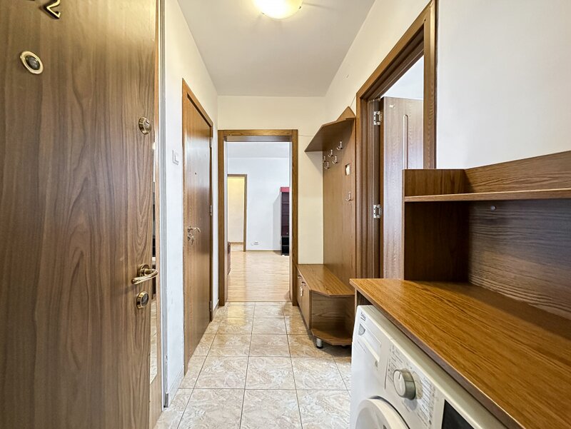 Bucur Obor. 3 camere 6 minute pe jos este Metroul, Bucur Obor! Loc de parcare!